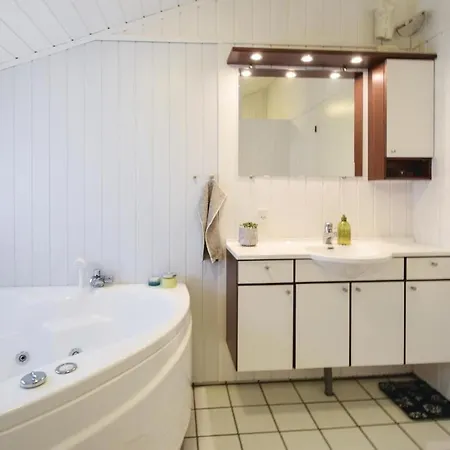 Nice In Juelsminde W/ Sauna, Wifi And 2 Bedrooms Feriehus Sonderby (Midtjylland)