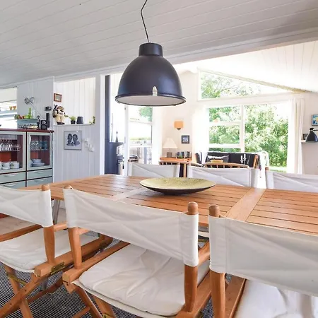 Nice In Juelsminde W/ Sauna, Wifi And 2 Bedrooms Feriehus *