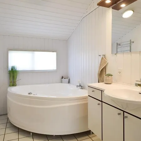 Feriehus Nice In Juelsminde W/ Sauna, Wifi And 2 Bedrooms Sonderby (Midtjylland)