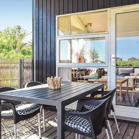 Nice In Juelsminde W/ Sauna, Wifi And 2 Bedrooms *